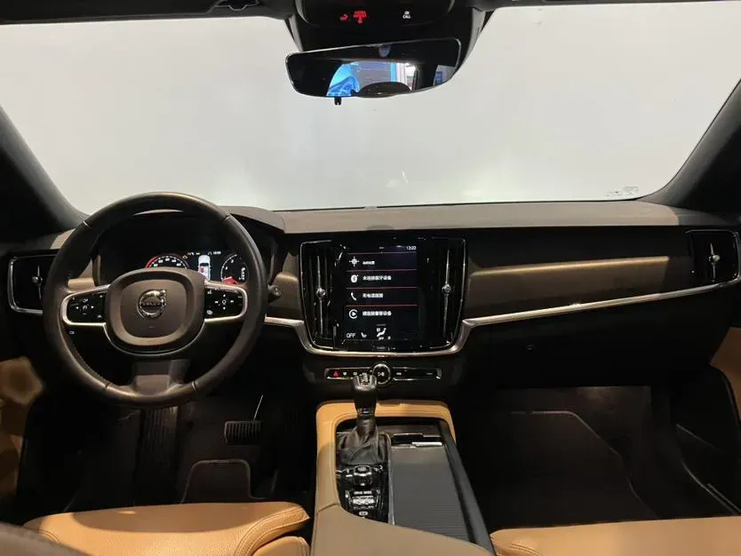 2017 Volvo V90 2.0T 254HP L4 8AT,autocango,china used car exporter,china ev exporter,chinese used car exporter,chinese used ev exporter