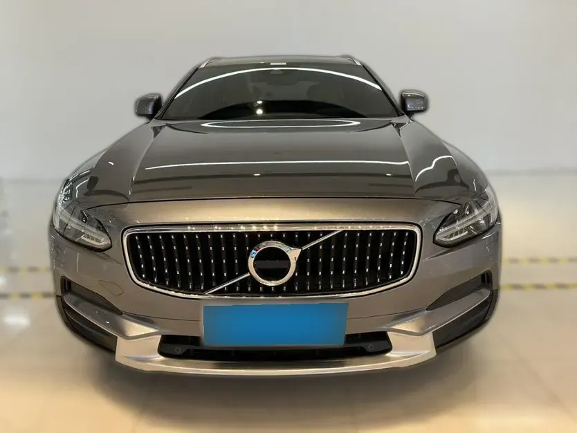2017 Volvo V90 2.0T 254HP L4 8AT,autocango,china used car exporter,china ev exporter,chinese used car exporter,chinese used ev exporter