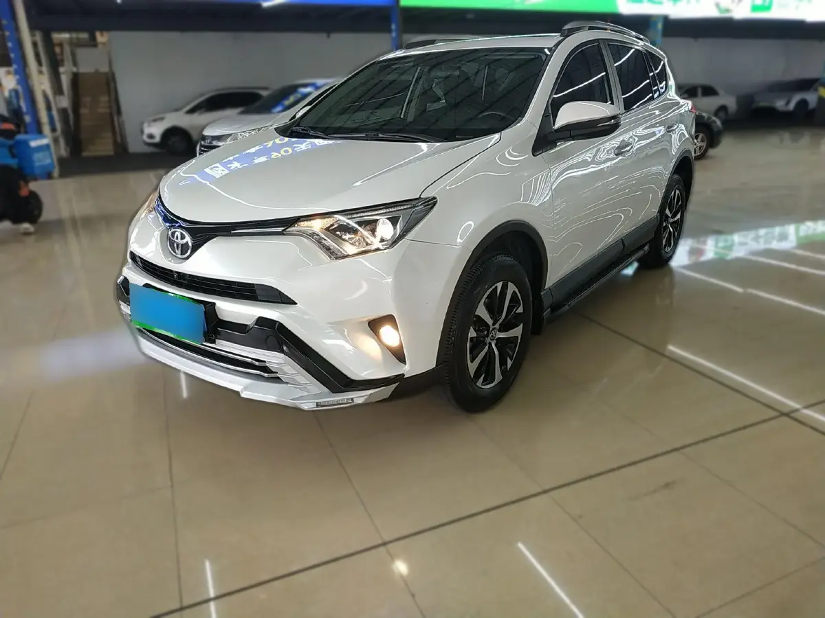 2016 Toyota RAV4 2.0L 151HP L4 CVT