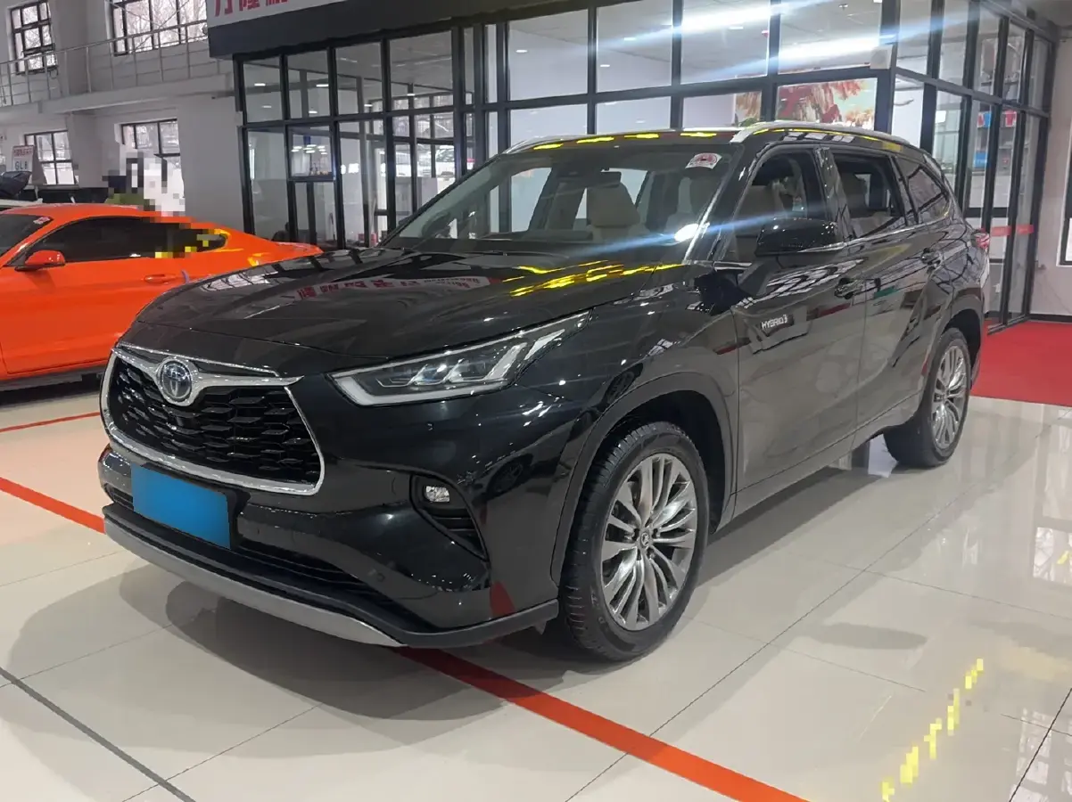 2022 Toyota Highlander 2.5L 192HP L4 E-CVT Hybrid