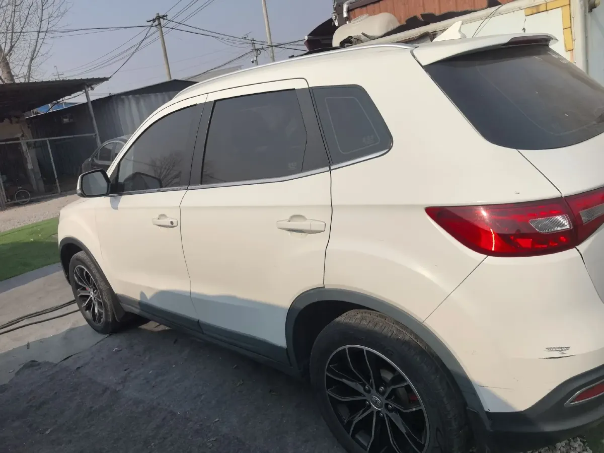 2016 FAW Senia R7 1.6L 116HP L4 5MT,autocango,china used car exporter,china ev exporter,chinese used car exporter,chinese used ev exporter