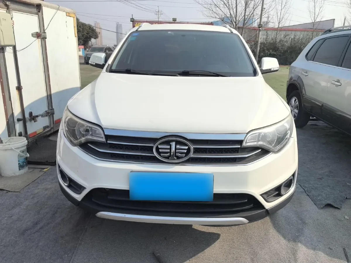 2016 FAW Senia R7 1.6L 116HP L4 5MT,autocango,china used car exporter,china ev exporter,chinese used car exporter,chinese used ev exporter