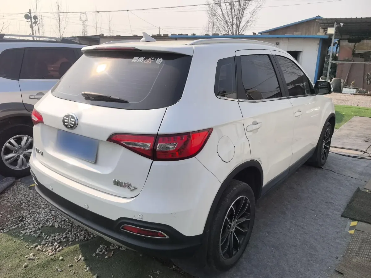 2016 FAW Senia R7 1.6L 116HP L4 5MT,autocango,china used car exporter,china ev exporter,chinese used car exporter,chinese used ev exporter