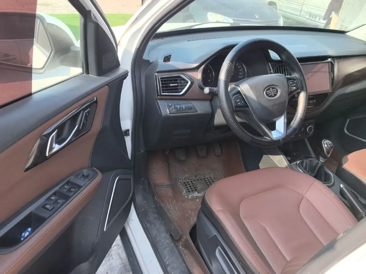 2016 FAW Senia R7 1.6L 116HP L4 5MT,autocango,china used car exporter,china ev exporter,chinese used car exporter,chinese used ev exporter