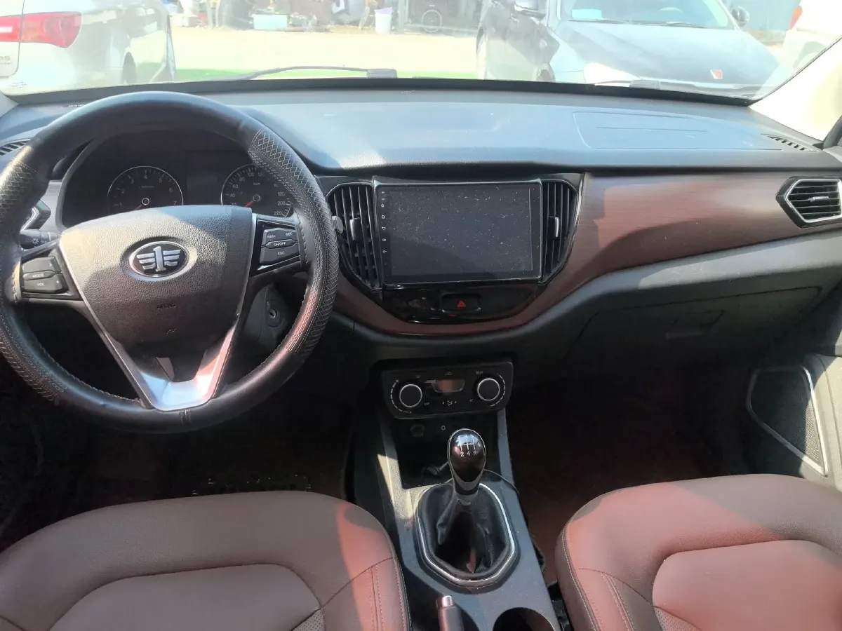 2016 FAW Senia R7 1.6L 116HP L4 5MT,autocango,china used car exporter,china ev exporter,chinese used car exporter,chinese used ev exporter