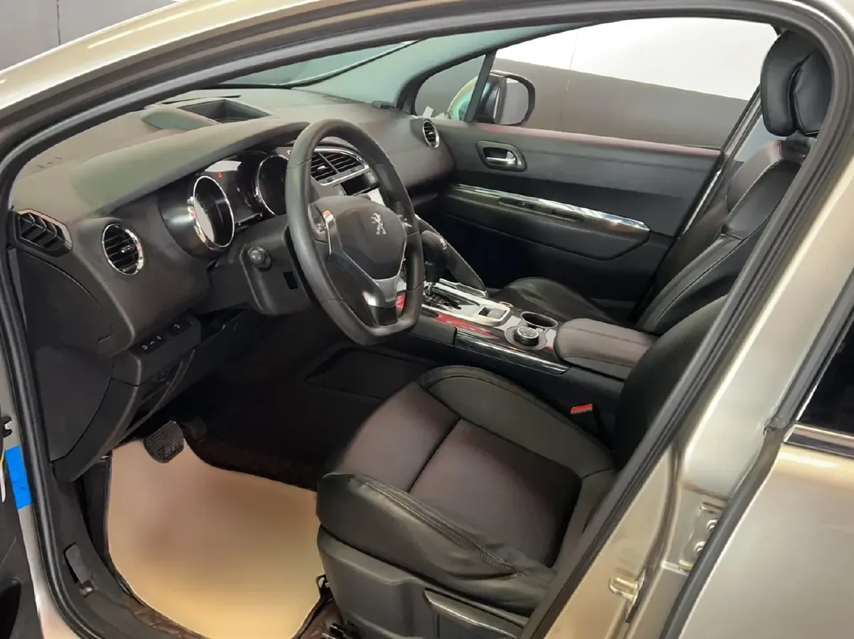 2015 Peugeot 3008 1.6T 167HP L4 6AT,autocango,china used car exporter,china ev exporter,chinese used car exporter,chinese used ev exporter