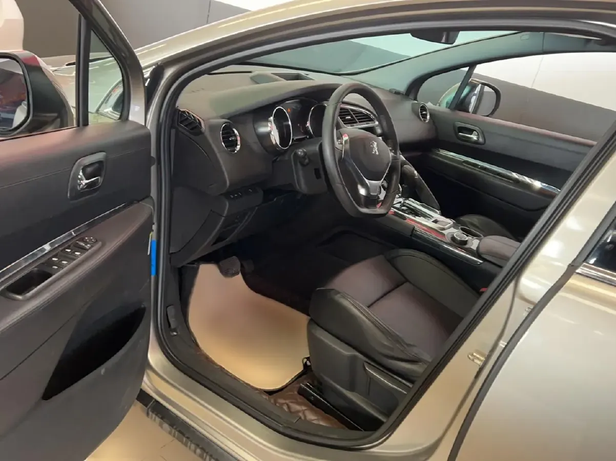 2015 Peugeot 3008 1.6T 167HP L4 6AT,autocango,china used car exporter,china ev exporter,chinese used car exporter,chinese used ev exporter