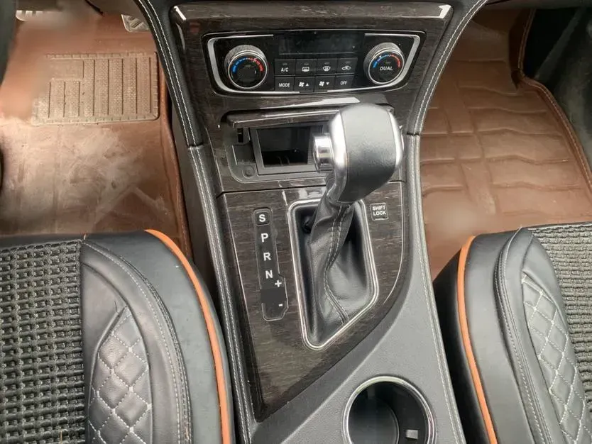 2014 Zotye T600 2.0T 190HP L4 6DCT,autocango,china used car exporter,china ev exporter,chinese used car exporter,chinese used ev exporter