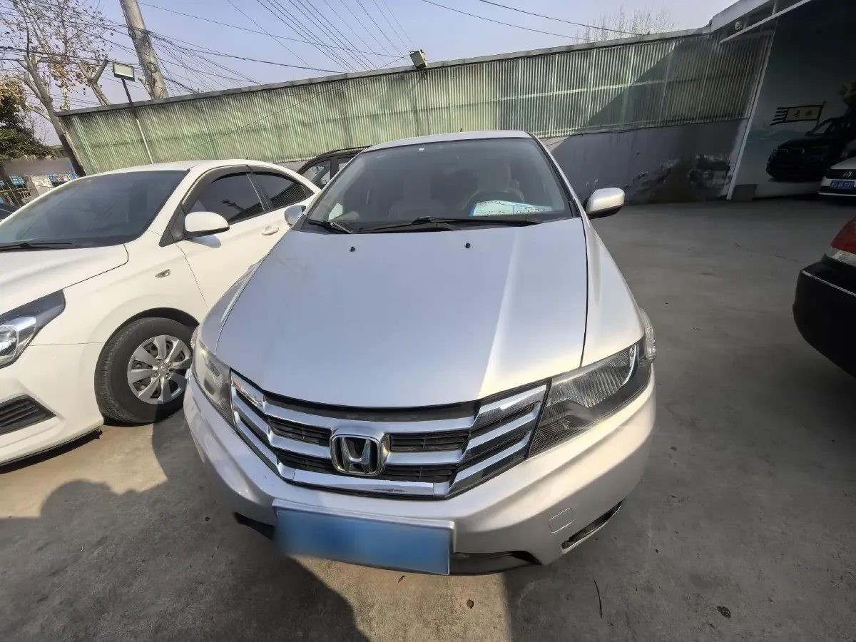 2012 Honda City Classic 1.5L 120HP L4 5MT,autocango,china used car exporter,china ev exporter,chinese used car exporter,chinese used ev exporter