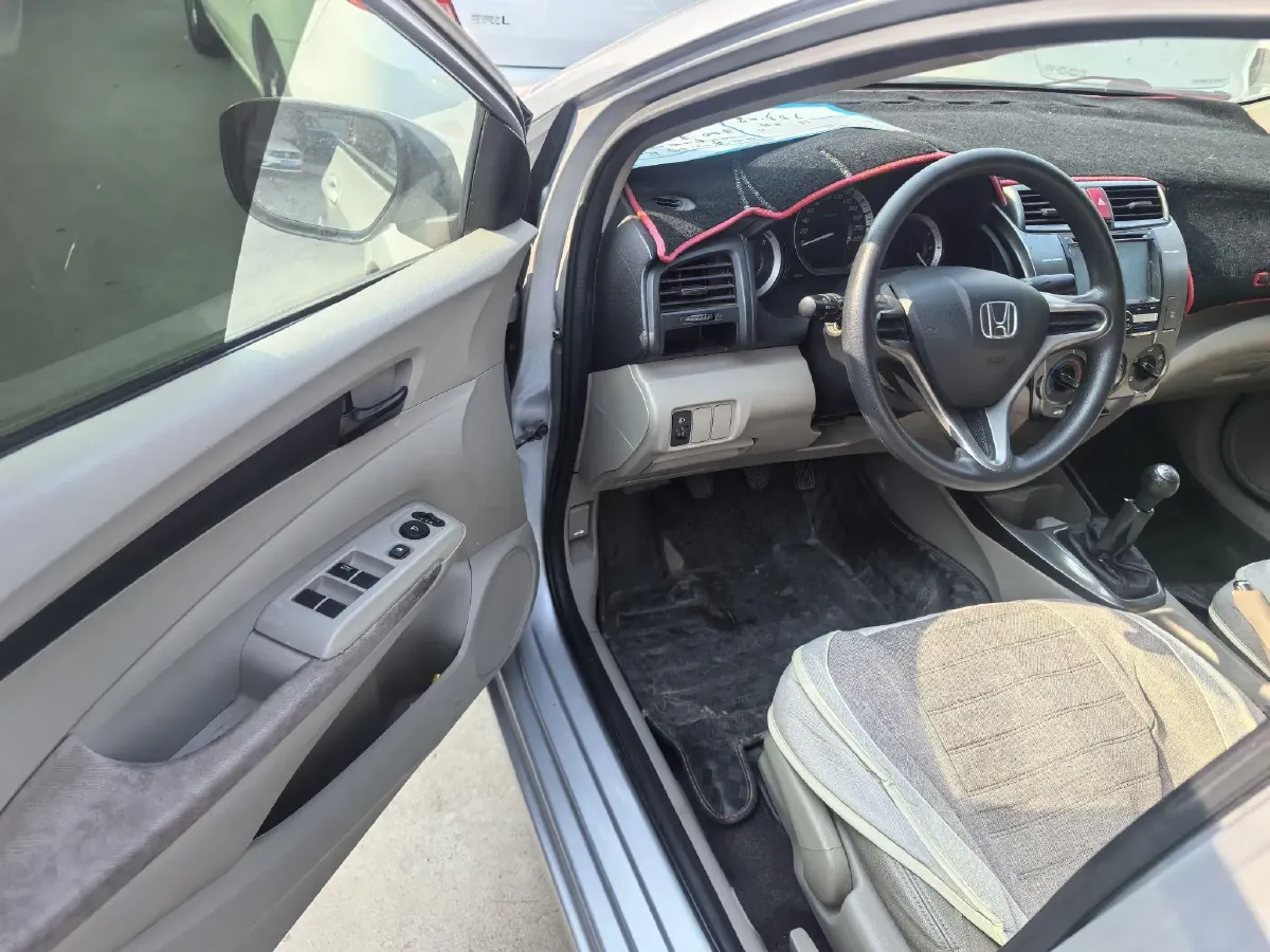 2012 Honda City Classic 1.5L 120HP L4 5MT,autocango,china used car exporter,china ev exporter,chinese used car exporter,chinese used ev exporter