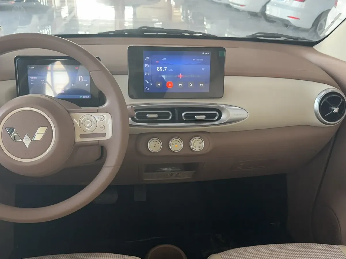 2025 WuLing HongGuang MINI EV BEV 16.2KWH,autocango,china used car exporter,china ev exporter,chinese used car exporter,chinese used ev exporter