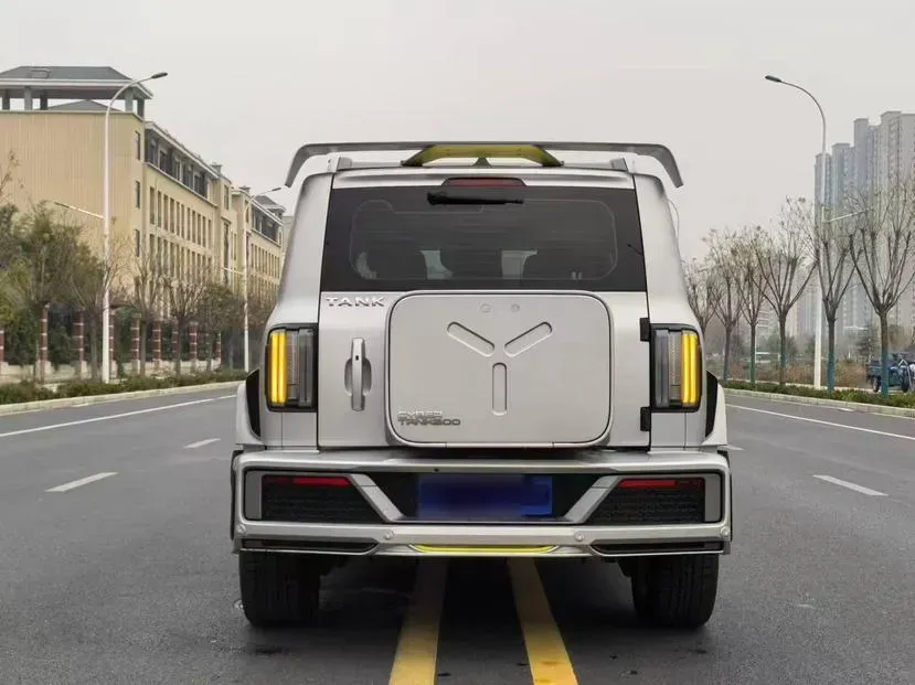 2021 Cyberspace 300 2.0T 227HP L4 8AT,autocango,china used car exporter,china ev exporter,chinese used car exporter,chinese used ev exporter