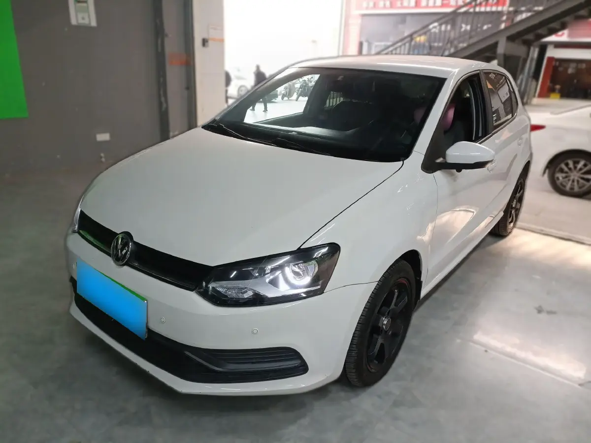 2016 Volkswagen Polo 1.4L 90HP L4 6AT