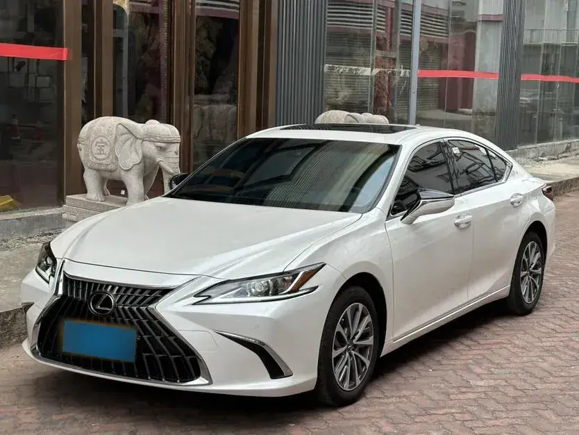 2023 Lexus ES 2.0L 173HP L4 CVT