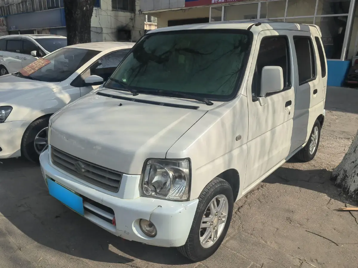 2015 Suzuki Wagon R 1.4L 95HP L4 5MT