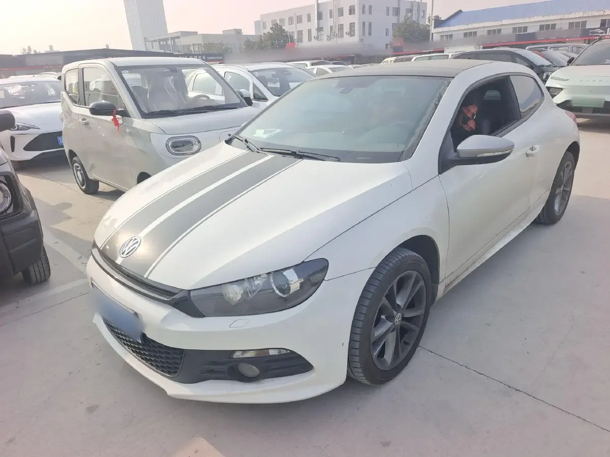 2013 Volkswagen Scirocco 2.0T 211HP L4 6DCT