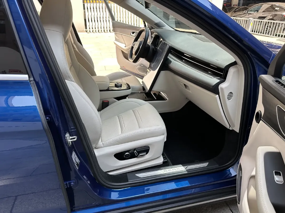 2021 SERES SF5 Range Extended 112HP REEV 35KWH,autocango,china used car exporter,china ev exporter,chinese used car exporter,chinese used ev exporter