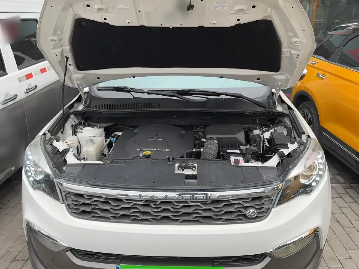 2017 Leopaard CS10 2.0T 177HP L4 6DCT,autocango,china used car exporter,china ev exporter,chinese used car exporter,chinese used ev exporter