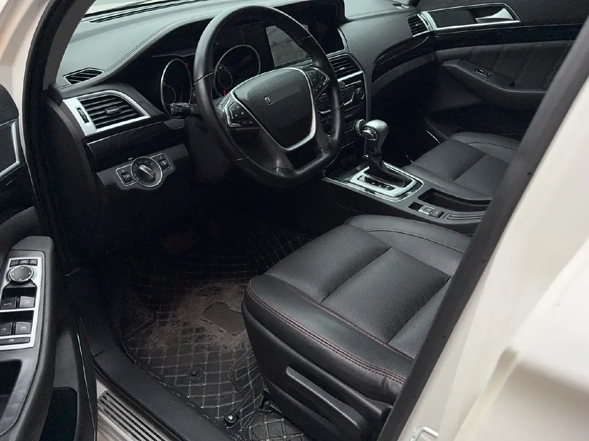 2017 Leopaard CS10 2.0T 177HP L4 6DCT,autocango,china used car exporter,china ev exporter,chinese used car exporter,chinese used ev exporter