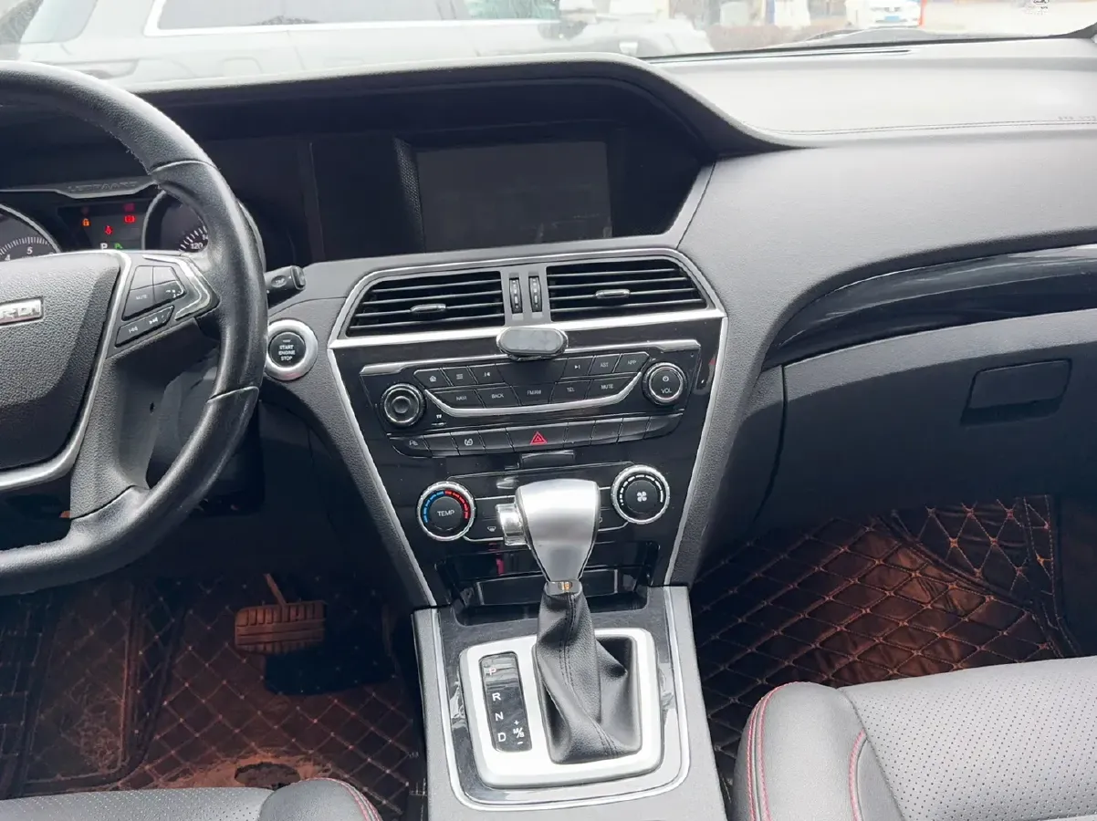 2017 Leopaard CS10 2.0T 177HP L4 6DCT,autocango,china used car exporter,china ev exporter,chinese used car exporter,chinese used ev exporter