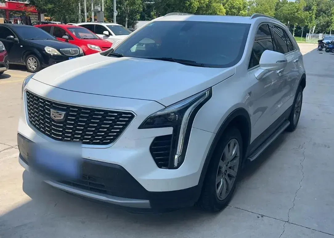 2018 Cadillac XT4 2.0T 241HP L4 9AT