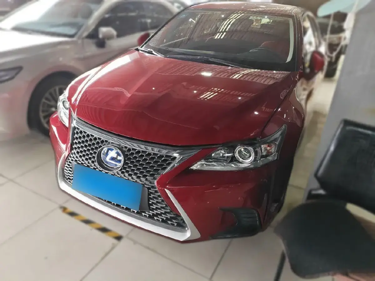 2017 Lexus CT 1.8L 99HP L4 E-CVT Hybrid