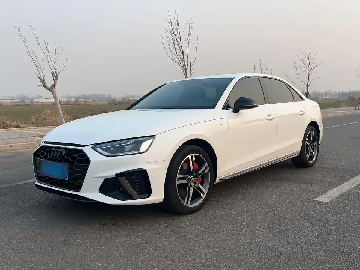 2022 Audi A4L 2.0T 190HP L4 7DCT