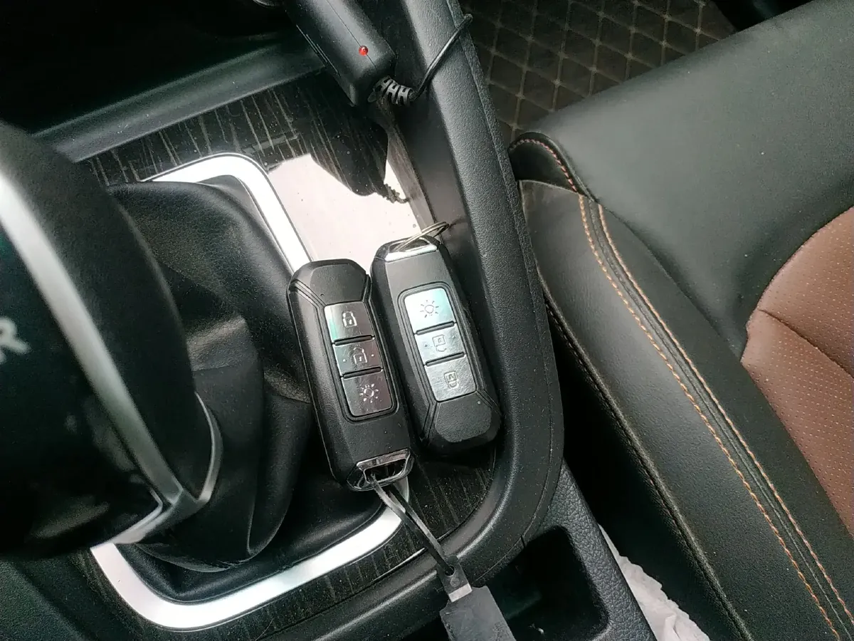 2020 SWM X7 2.0L 137HP L4 5MT,autocango,china used car exporter,china ev exporter,chinese used car exporter,chinese used ev exporter