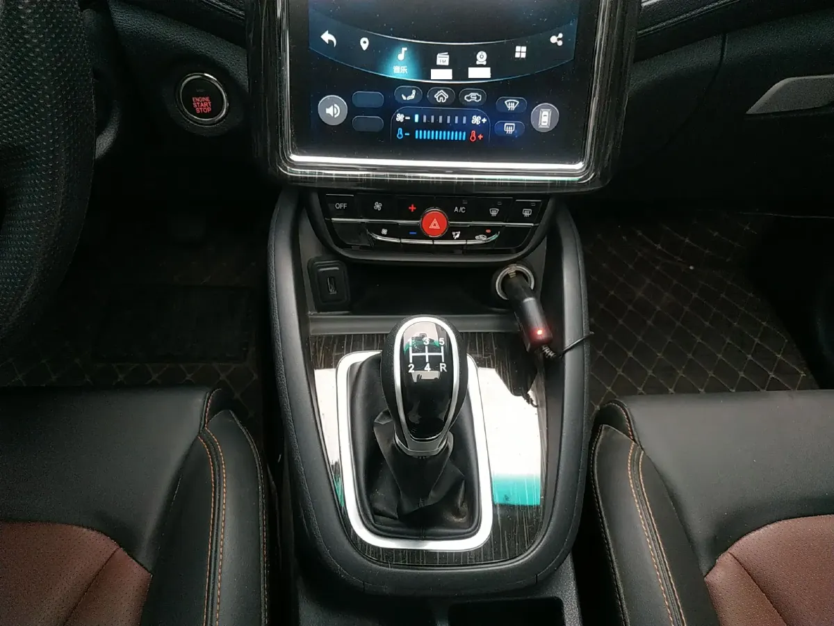 2020 SWM X7 2.0L 137HP L4 5MT,autocango,china used car exporter,china ev exporter,chinese used car exporter,chinese used ev exporter