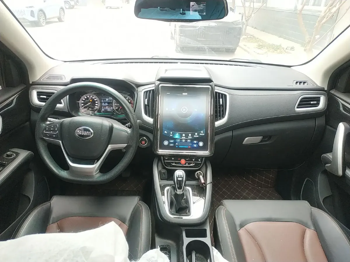 2020 SWM X7 2.0L 137HP L4 5MT,autocango,china used car exporter,china ev exporter,chinese used car exporter,chinese used ev exporter