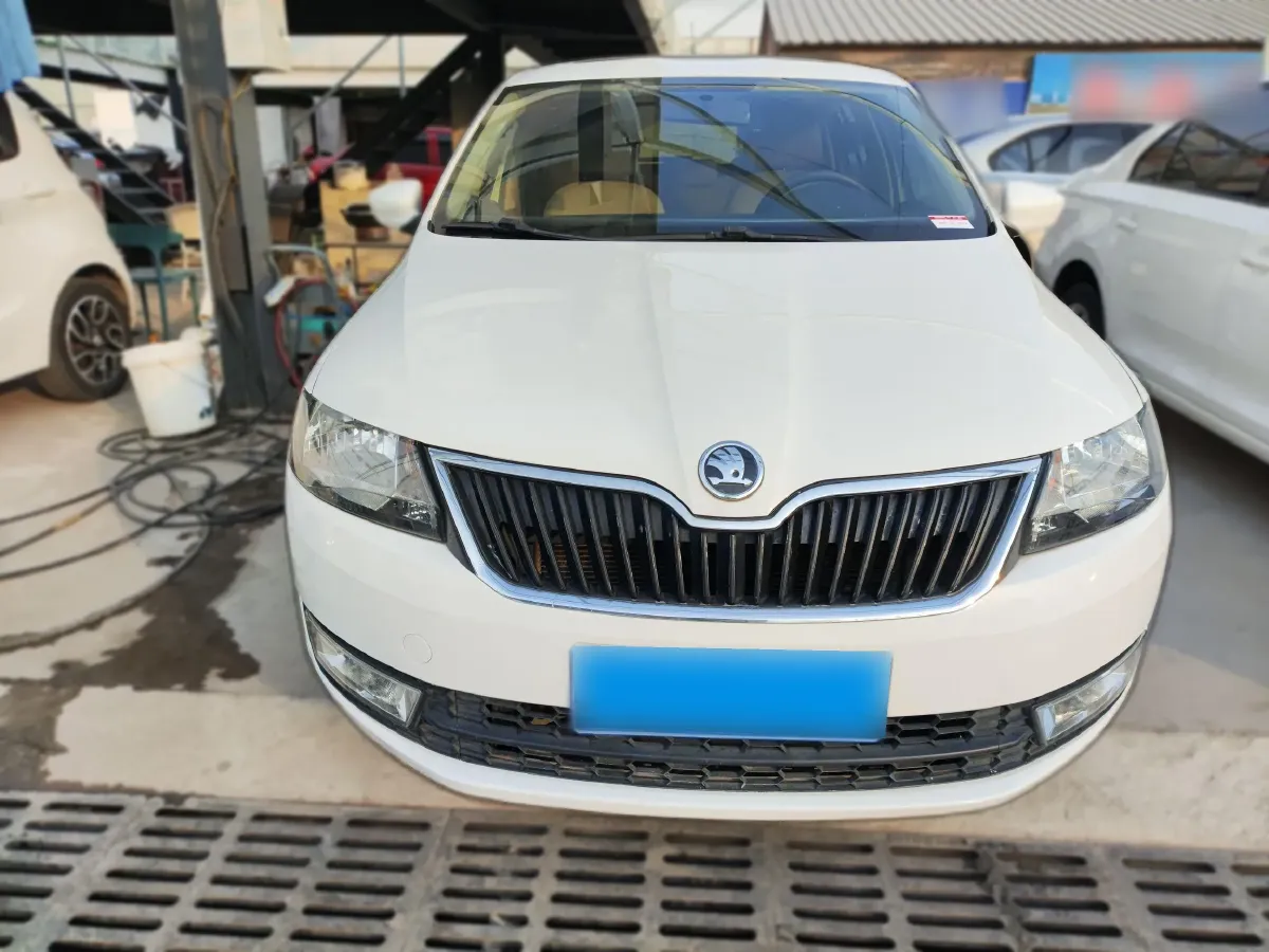 2016 Skoda Rapid Spaceback 1.6L 110HP L4 6AT,autocango,china used car exporter,china ev exporter,chinese used car exporter,chinese used ev exporter