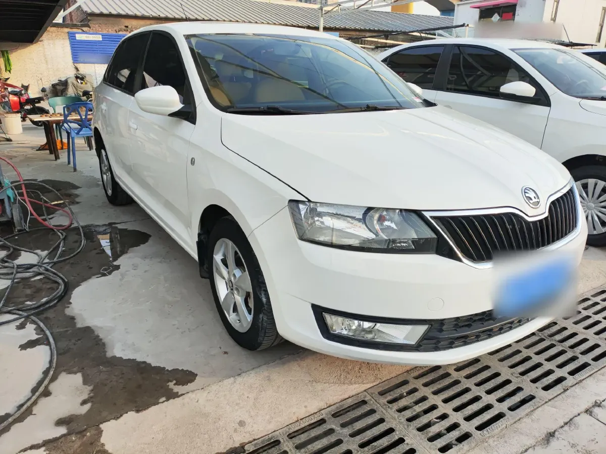 2016 Skoda Rapid Spaceback 1.6L 110HP L4 6AT,autocango,china used car exporter,china ev exporter,chinese used car exporter,chinese used ev exporter