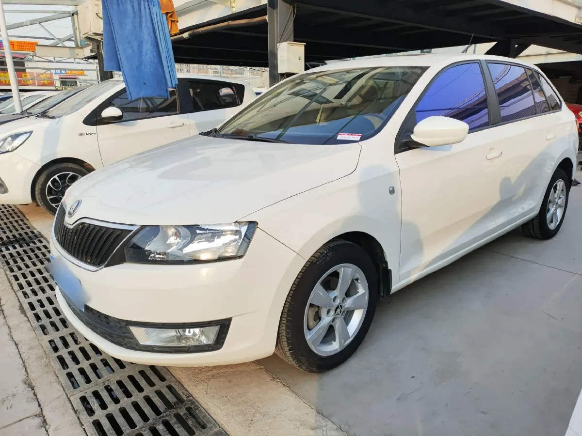 2016 Skoda Rapid Spaceback 1.6L 110HP L4 6AT,autocango,china used car exporter,china ev exporter,chinese used car exporter,chinese used ev exporter