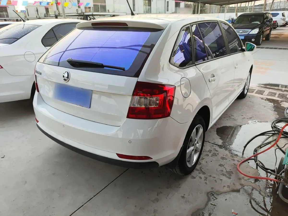 2016 Skoda Rapid Spaceback 1.6L 110HP L4 6AT,autocango,china used car exporter,china ev exporter,chinese used car exporter,chinese used ev exporter