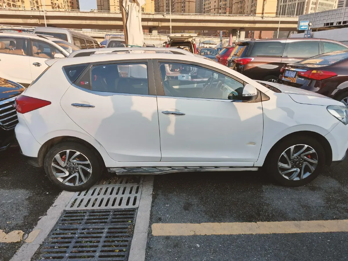 2015 JAC Refine S2 1.5L 113HP L4 CVT,autocango,china used car exporter,china ev exporter,chinese used car exporter,chinese used ev exporter