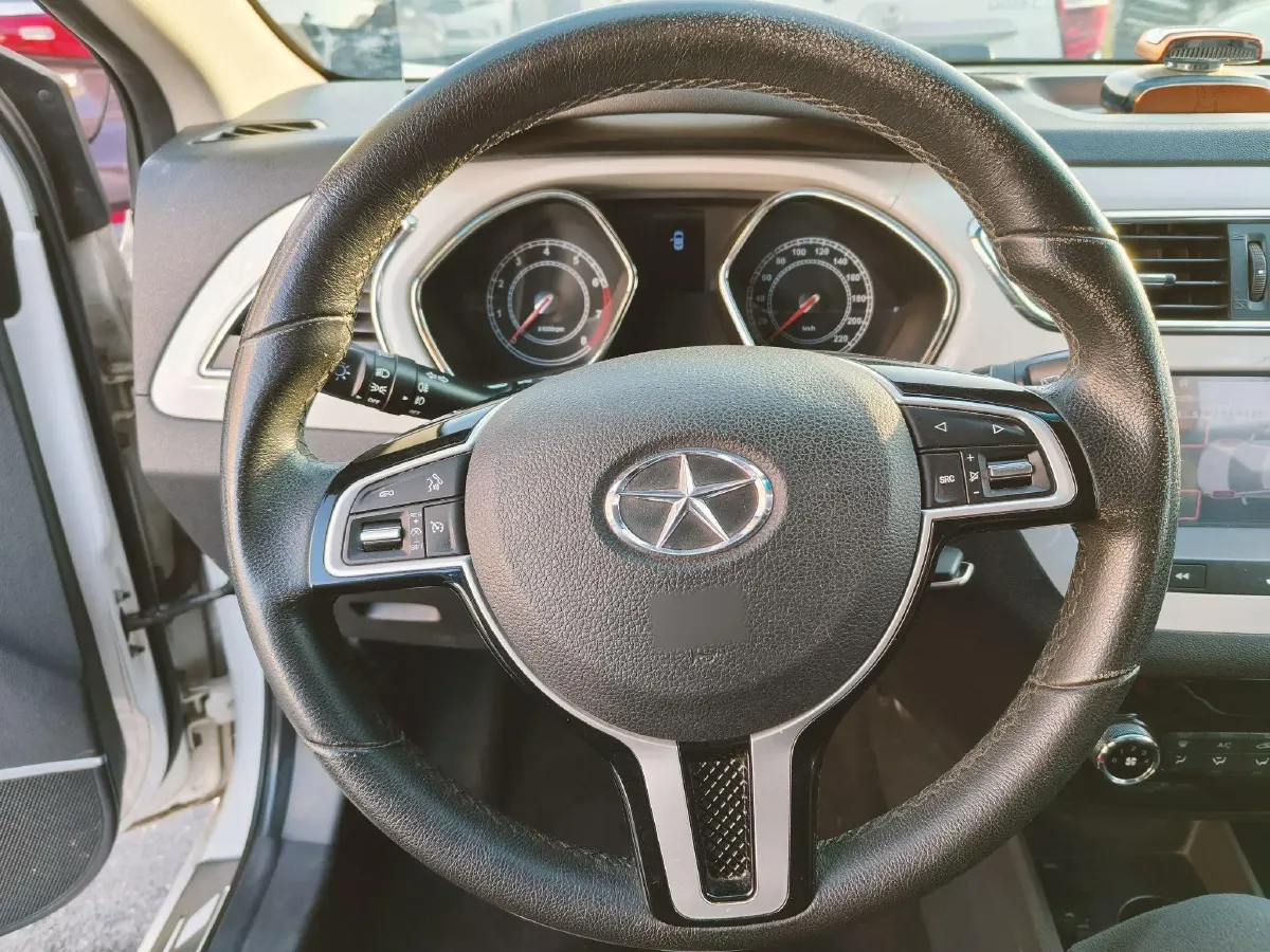 2015 JAC Refine S2 1.5L 113HP L4 CVT,autocango,china used car exporter,china ev exporter,chinese used car exporter,chinese used ev exporter