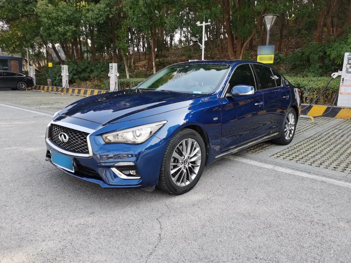 2018 Infiniti Q50L 2.0T 211HP L4 7AT