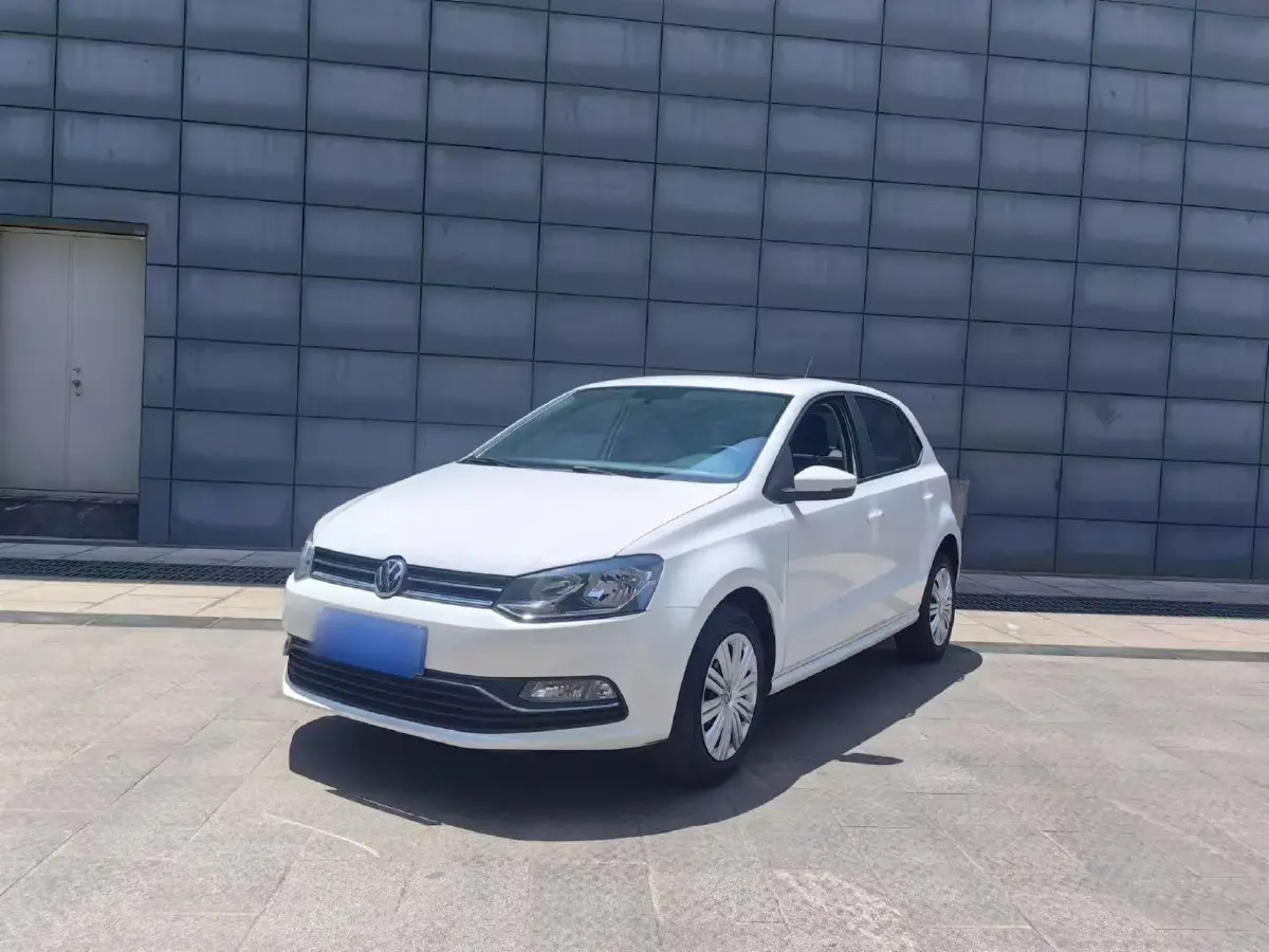 2016 Volkswagen Polo 1.6L 110HP L4 6AT