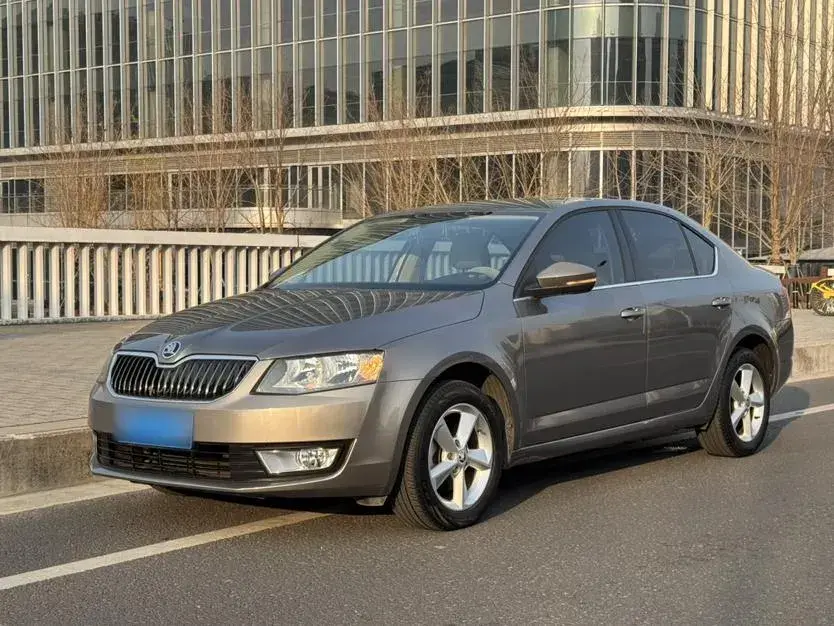 2015 Skoda Octavia 1.6L 110HP L4 6AT
