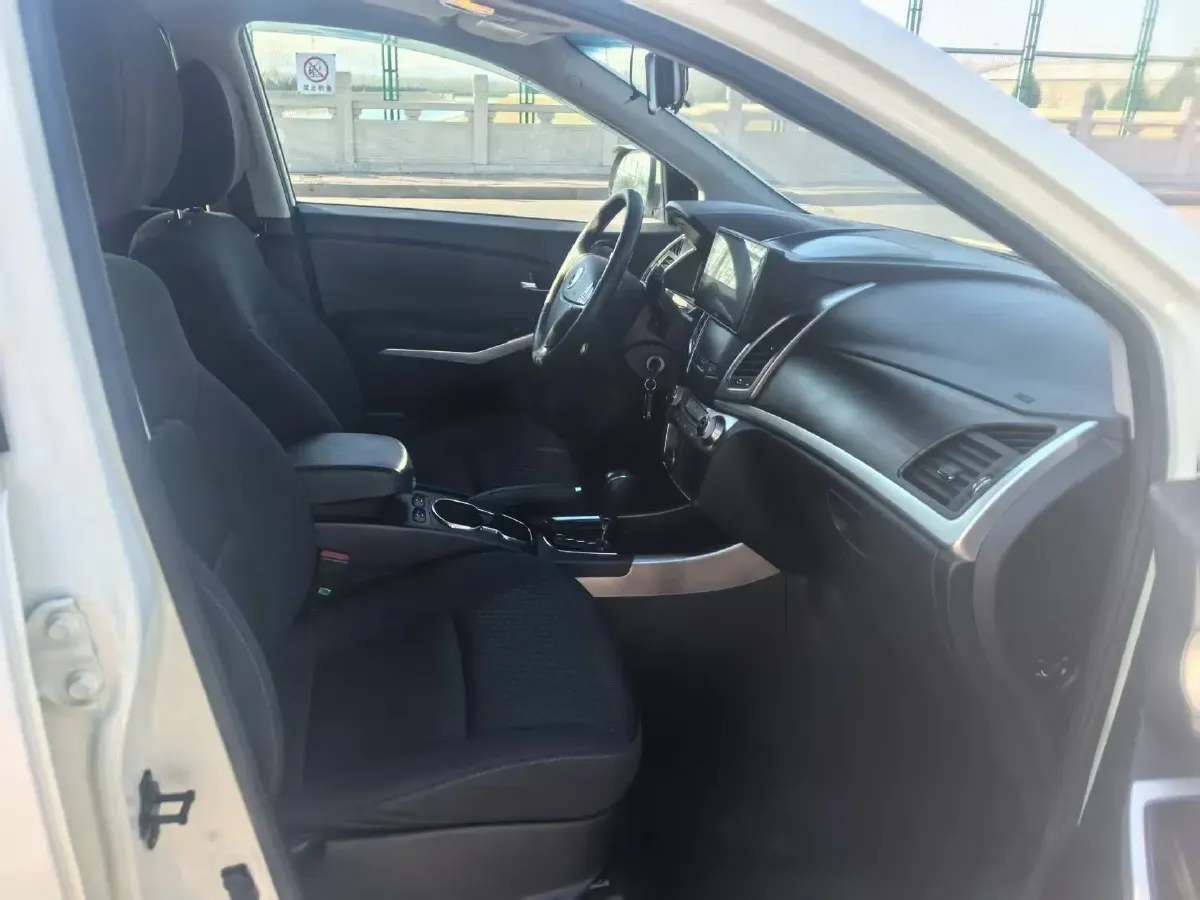 2015 SsangYong Korando 2.0L 149HP L4 6AT,autocango,china used car exporter,china ev exporter,chinese used car exporter,chinese used ev exporter