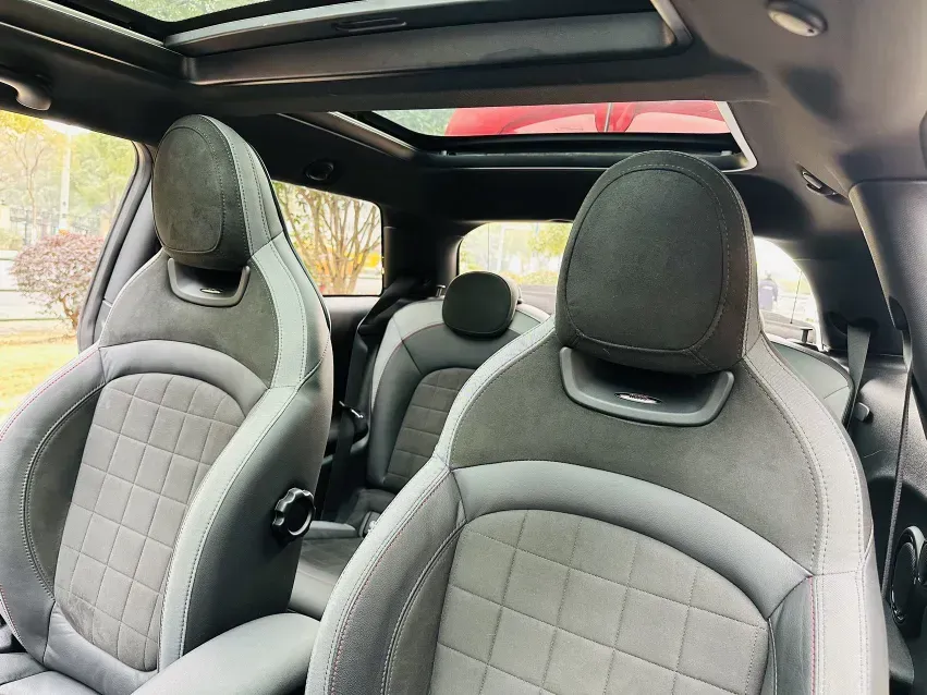 2022 MINI JCW 2.0T 231HP L4 8AT,autocango,china used car exporter,china ev exporter,chinese used car exporter,chinese used ev exporter