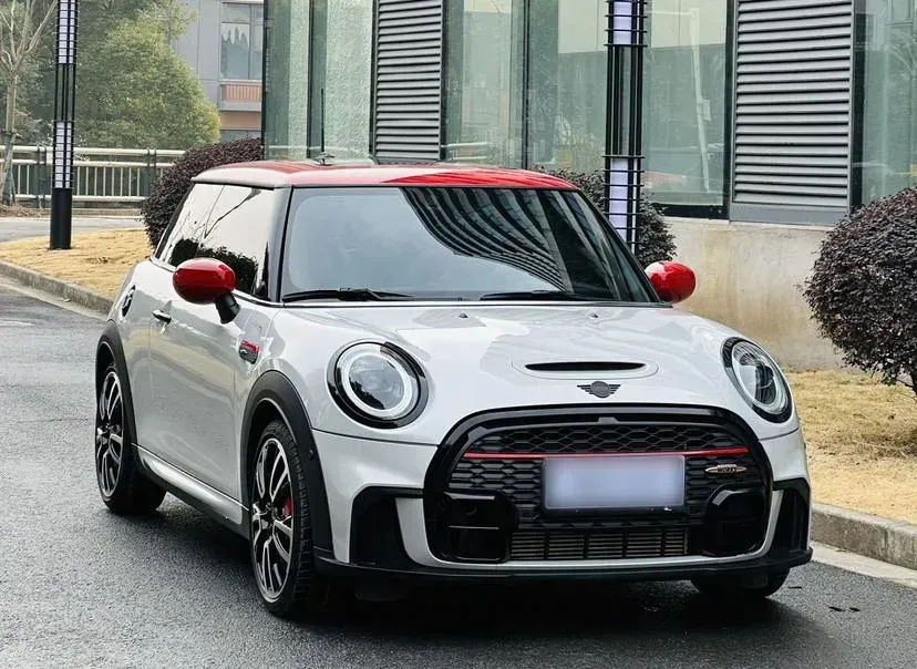 2022 MINI JCW 2.0T 231HP L4 8AT,autocango,china used car exporter,china ev exporter,chinese used car exporter,chinese used ev exporter