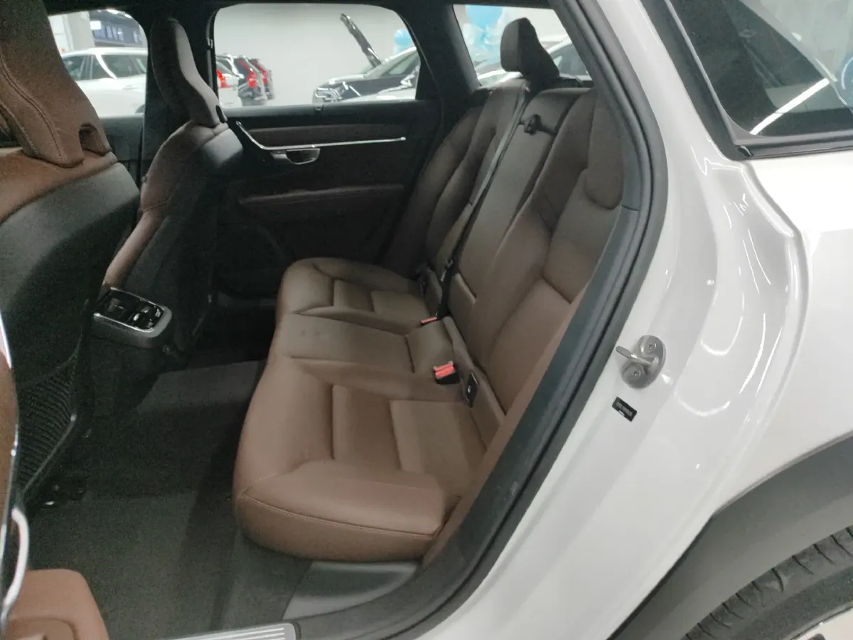 2024 Volvo V90 2.0T 250HP L4 8AT,autocango,china used car exporter,china ev exporter,chinese used car exporter,chinese used ev exporter