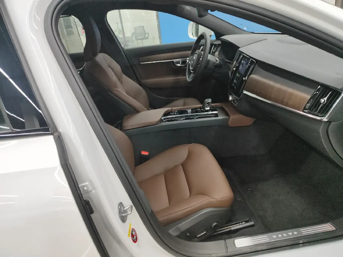 2024 Volvo V90 2.0T 250HP L4 8AT,autocango,china used car exporter,china ev exporter,chinese used car exporter,chinese used ev exporter