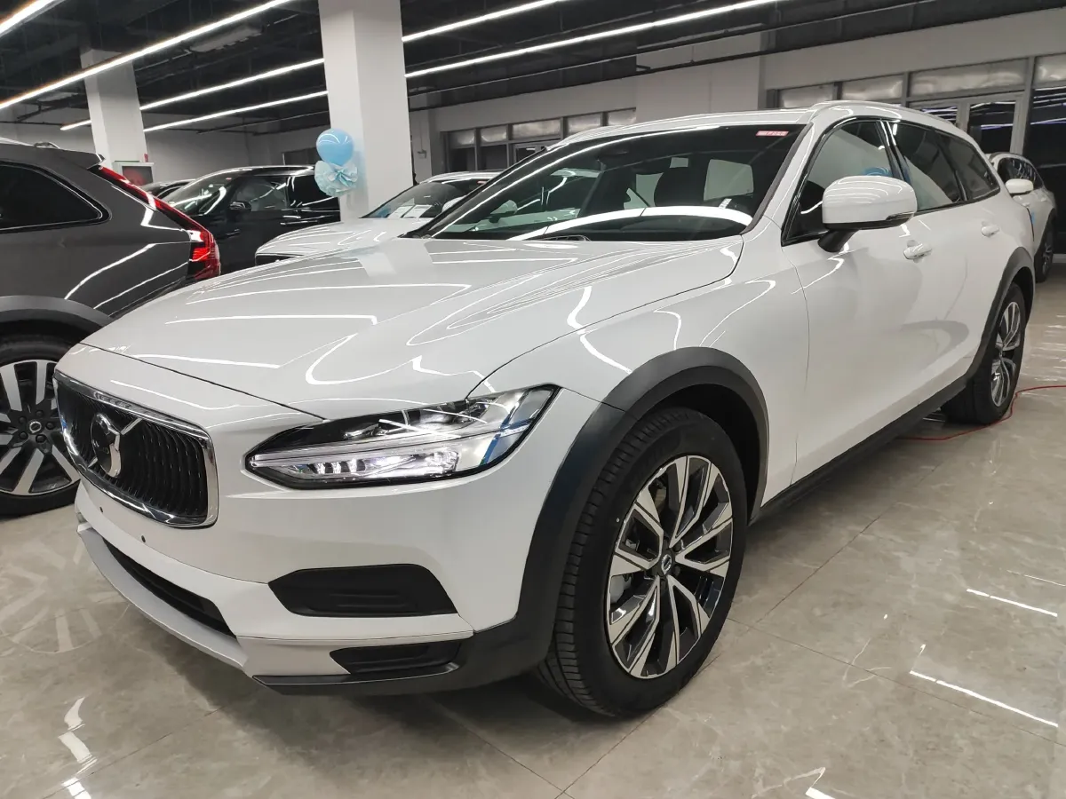 2024 Volvo V90 2.0T 250HP L4 8AT,autocango,china used car exporter,china ev exporter,chinese used car exporter,chinese used ev exporter