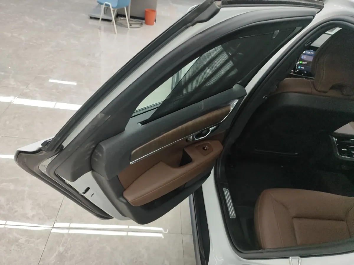 2024 Volvo V90 2.0T 250HP L4 8AT,autocango,china used car exporter,china ev exporter,chinese used car exporter,chinese used ev exporter