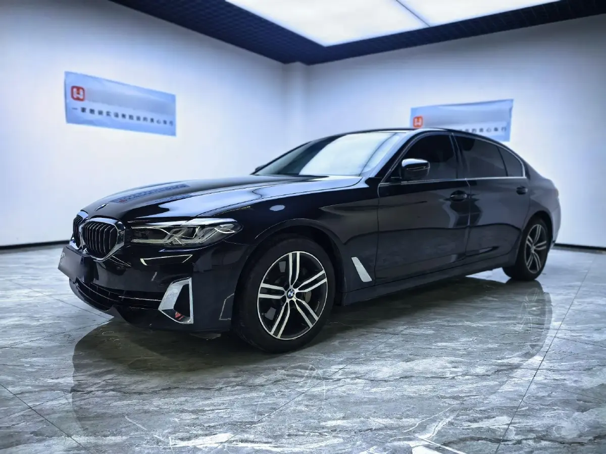 2022 BMW 5 Series 2.0T 252HP L4 8AT