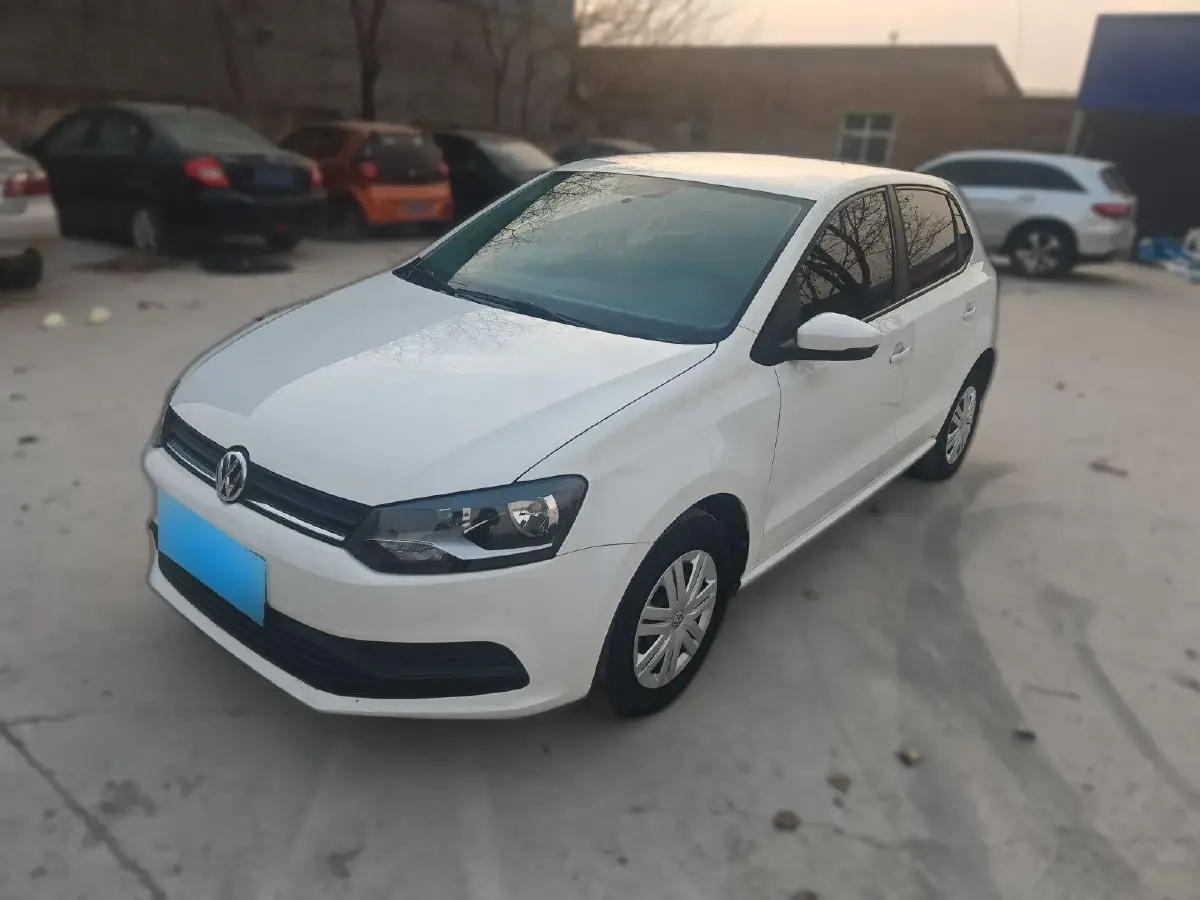2016 Volkswagen Polo 1.4L 90HP L4 5MT