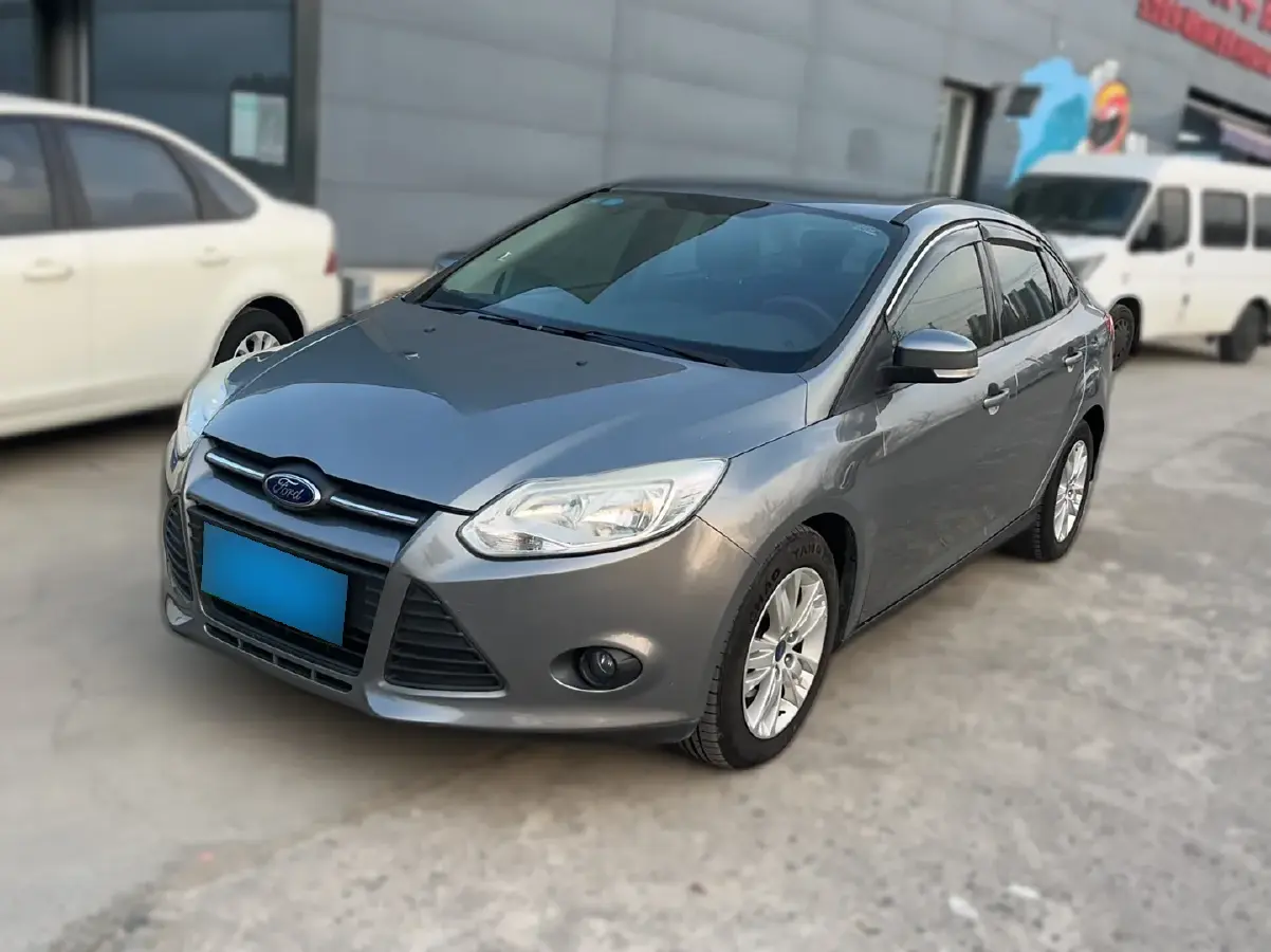 2012 Ford Focus 1.6L 125HP L4 5MT