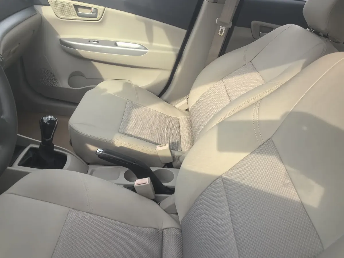 2012 ChangAn Alsvin V5 1.5L 114HP L4 5MT,autocango,china used car exporter,china ev exporter,chinese used car exporter,chinese used ev exporter